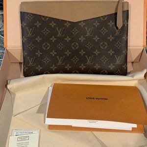 LV daily pouch